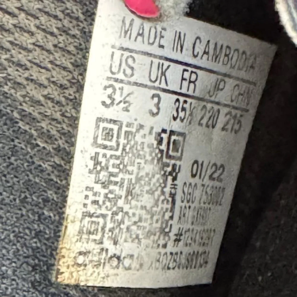 Adidas Black and Pink‎ Athletic Cleats Size 3.5